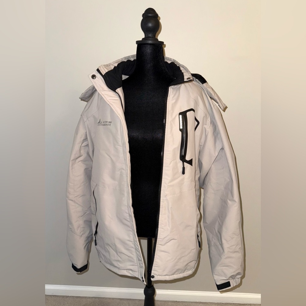 Moerdeng Cream Insulated Ski Jacket w Adjustable Hood and Water-Resistant Fabric